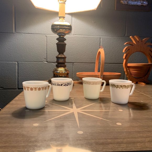 Vintage Pyrex coffee mugs - 3 different designs - Picture 3 of 7